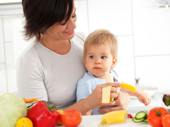 ¿Por qué es bueno dar frutas a los bebés?
