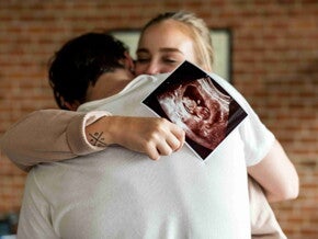 Síntomas de embarazo en hombres: ¿mito o realidad?