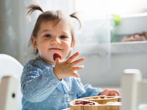 Guía práctica para introducir nuevos alimentos en bebés con APLV