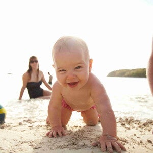 Bebé en la playa: 10 consejos para protegerle Bebé en la playa: 10 consejos para protegerle