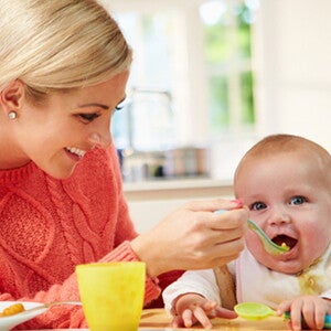 Introducción al destete tradicional o a la alimentación guiada por el bebé Introducción al destete tradicional o a la alimentación guiada por el bebé