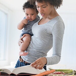 Cómo introducir alimentos al bebé: nuevas texturas y sabores Cómo introducir alimentos al bebé: nuevas texturas y sabores