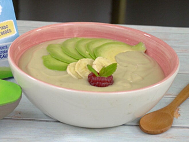 Papilla de plátano con aguacate para bebés a partir de 6 meses