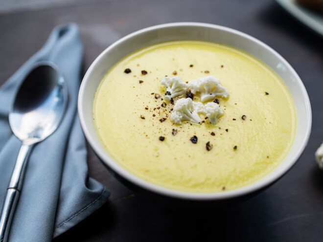 Puré de verduras con leche y crema de mostaza