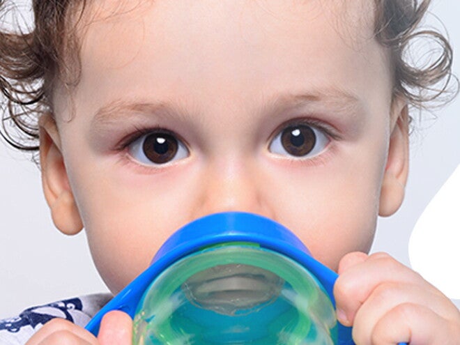 Por qué los bebés necesitan leche materna Y agua Por qué los bebés necesitan leche materna Y agua
