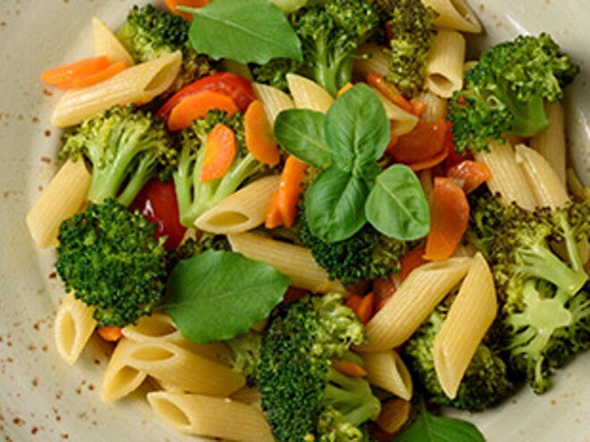 Verduras variadas con pasta