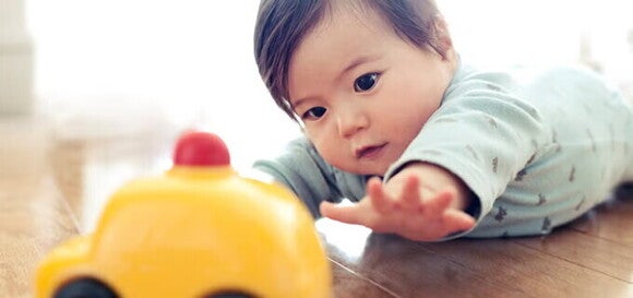 Bebé y sus juguetes Bebé y sus juguetes