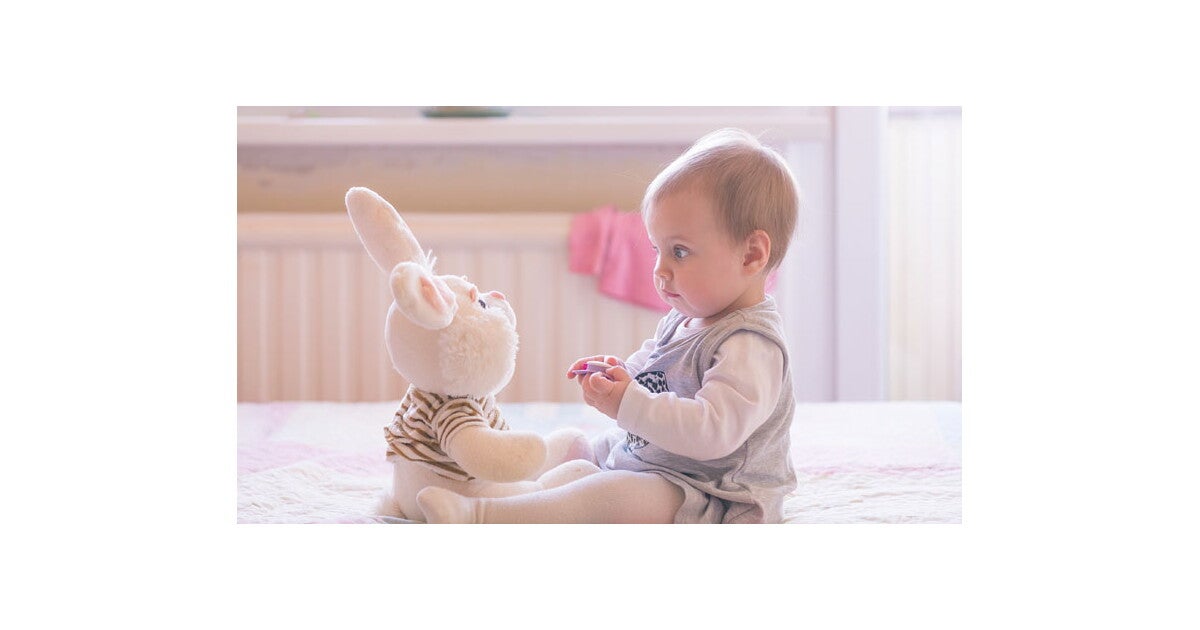 Abuelo Informar Para construir Tener un peluche preferido es bueno para mi bebé? | Nestlé Bebé